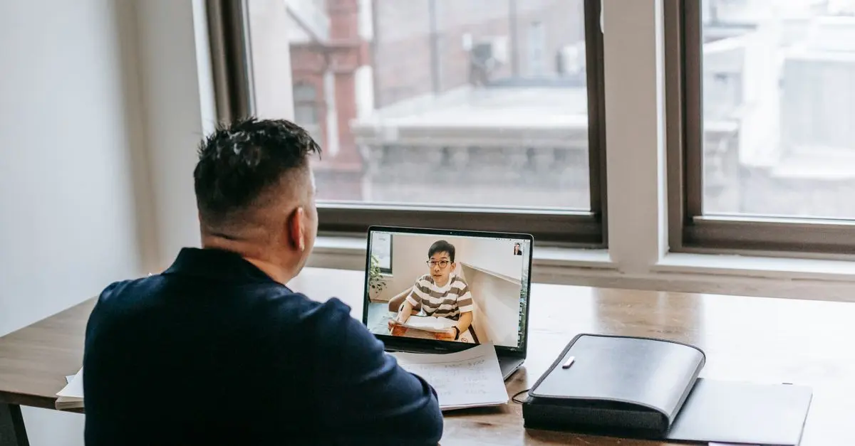 Difuminando Fronteras: Aprender Conectado Globalmente