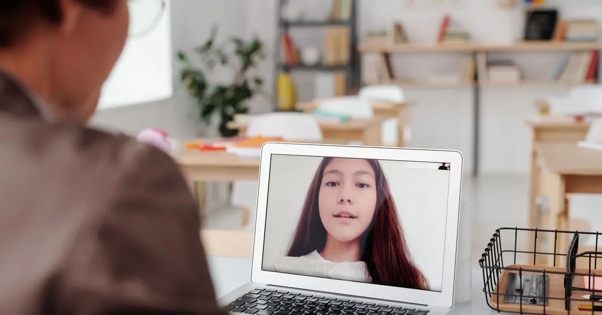 Cómo Aprovechar la Inteligencia Artificial para Aprender Más Rápido